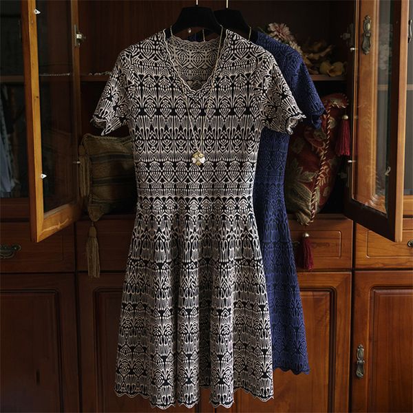 1 15 2020 brand same style dress crew neck short sleeve flora print kint runway dress changji, Black
1 15 2020 brand same style dress crew neck short sleeve flora print kint runway dress changji, Black