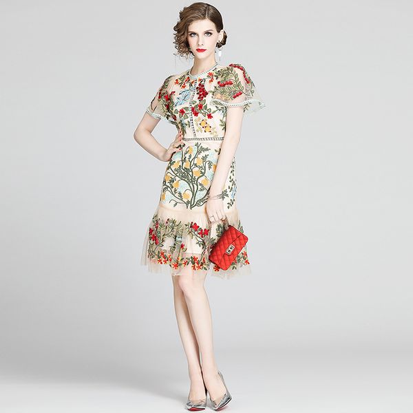 s  l xl xxl new summer 2020 women midi dress short sleeve hollow digital flower embroidery slim a line elegant lady, Black;gray 
s  l xl xxl new summer 2020 women midi dress short sleeve hollow digital flower embroidery slim a line elegant lady, Black;gray