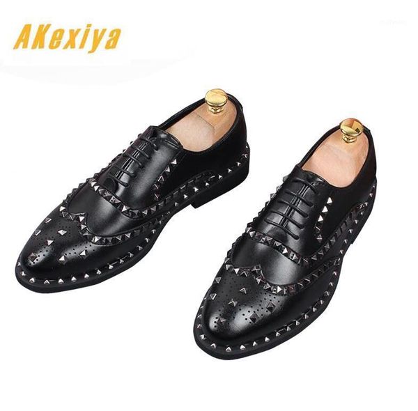 fashion designer gentleman rivet brogue punk man oxfords flats shoes men homecoming dress wedding party shoes1, Black
fashion designer gentleman rivet brogue punk man oxfords flats shoes men homecoming dress wedding party shoes1, Black