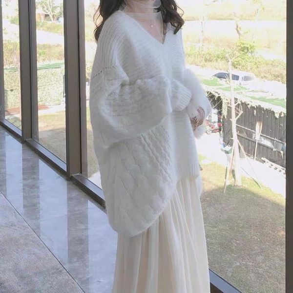 batu sleeve v-neck pullover knitwear large size women's knitwear lazy style loose sweater pullover 2020 early autumn new online celebri, White;black
batu sleeve v-neck pullover knitwear large size women's knitwear lazy style loose sweater pullover 2020 early autumn new online celebri, White;black