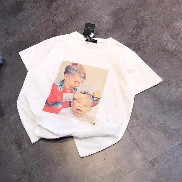 2022 factory wholesale new high version spring summer fashion men's and women's same haircut boys' printed round neck short s, White
2022 factory wholesale new high version spring summer fashion men's and women's same haircut boys' printed round neck short s, White