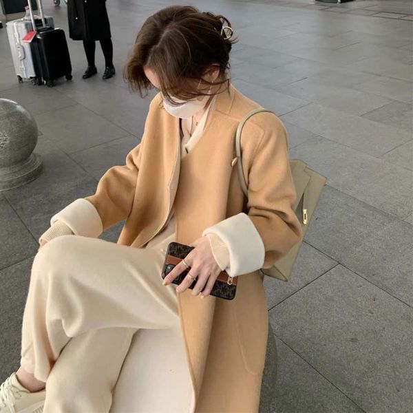 autumn and winter 2020 new woolen jacket women's long wool double faced straight tube over the knee tweed solid color cardigan coat, Black
autumn and winter 2020 new woolen jacket women's long wool double faced straight tube over the knee tweed solid color cardigan coat, Black