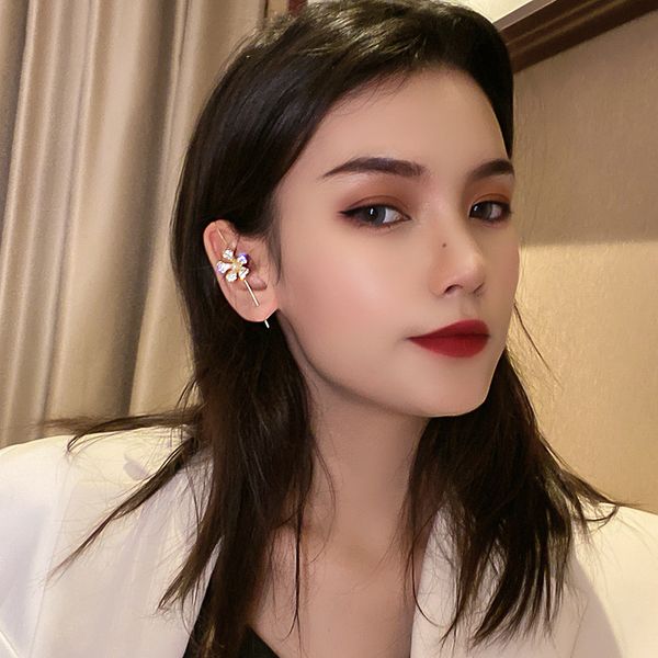 fashion simple butterfly flower piercing earring ear clip korean elegant internet popular earrings unique design fashion stud earrings for w, Golden
fashion simple butterfly flower piercing earring ear clip korean elegant internet popular earrings unique design fashion stud earrings for w, Golden