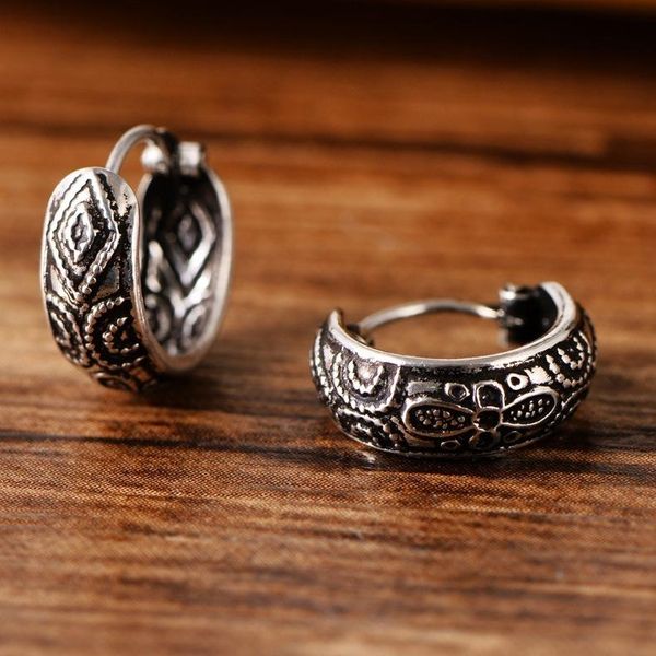 hoop & huggie old silver ornaments wholesale pure thai hand widened earrings for ladies with retro-carved, Golden;silver
hoop & huggie old silver ornaments wholesale pure thai hand widened earrings for ladies with retro-carved, Golden;silver
