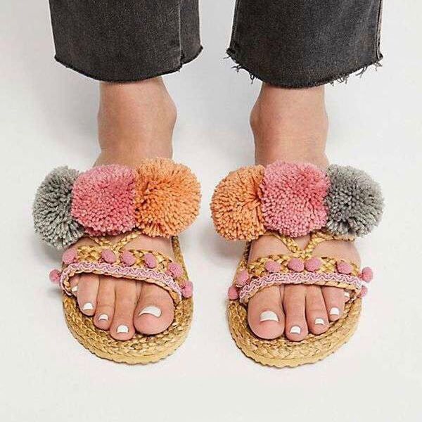 handmade straw shoes pom pom sandal lazy woven straw ball sandals summer slippers1, Black
handmade straw shoes pom pom sandal lazy woven straw ball sandals summer slippers1, Black