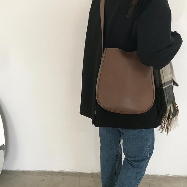 2021 new fashion bucket bag one shoulder large capacity crossbody pack solid color youth all-match women bag d997
2021 new fashion bucket bag one shoulder large capacity crossbody pack solid color youth all-match women bag d997