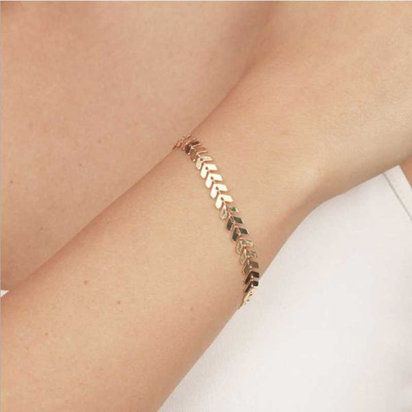 link, chain bijoux femme 2021 alloy bohemian gold and silvercolor stylish simplicity personality gift aesthetic charm bracelets for women, Black
link, chain bijoux femme 2021 alloy bohemian gold and silvercolor stylish simplicity personality gift aesthetic charm bracelets for women, Black
