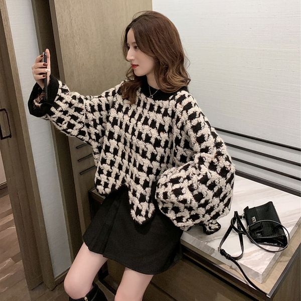 autumn and winter new plaid knitted upper garment women's loose irregular wool bottom sweater net red warm t-shirt
autumn and winter new plaid knitted upper garment women's loose irregular wool bottom sweater net red warm t-shirt