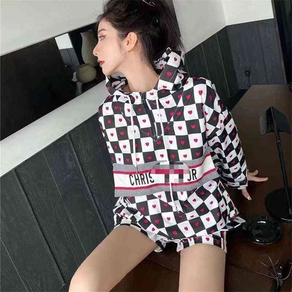 autumn new style sweater suit black and white checkerboard love letter hooded jacket a-word wide leg shorts, White;black
autumn new style sweater suit black and white checkerboard love letter hooded jacket a-word wide leg shorts, White;black
