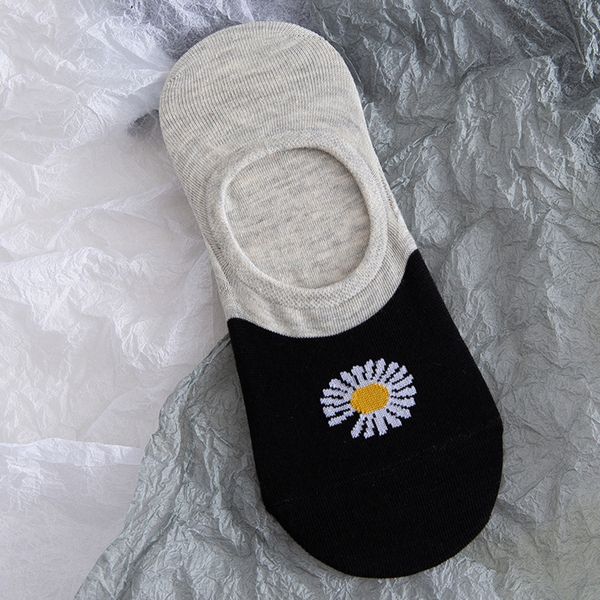 spring and summer 2020 new cartoon embroidery daisy silicone anti silicone invisible drop heel breathable boat shallow invisible socks femal, Black
spring and summer 2020 new cartoon embroidery daisy silicone anti silicone invisible drop heel breathable boat shallow invisible socks femal, Black