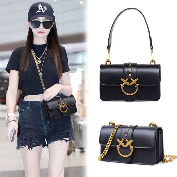 luxurys designers aircraft 2021 new korean bronze chain square bag solid color one shoulder messenger handbag small fragrant rivet
luxurys designers aircraft 2021 new korean bronze chain square bag solid color one shoulder messenger handbag small fragrant rivet