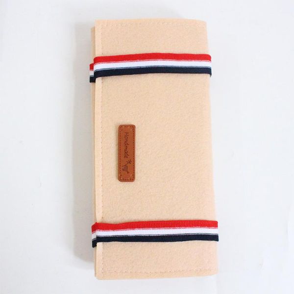 necklaces bracelets accessories felt portable folding elastic band protective earring jewelry roll travel storage bag practical
necklaces bracelets accessories felt portable folding elastic band protective earring jewelry roll travel storage bag practical