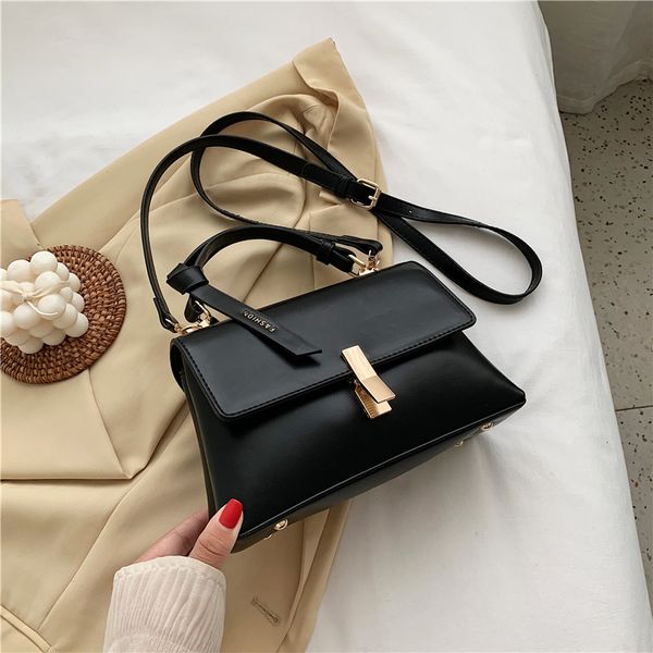 summer new style shoulder ladies handbag hit messenger matching solid color pu female bag, Red;black
summer new style shoulder ladies handbag hit messenger matching solid color pu female bag, Red;black