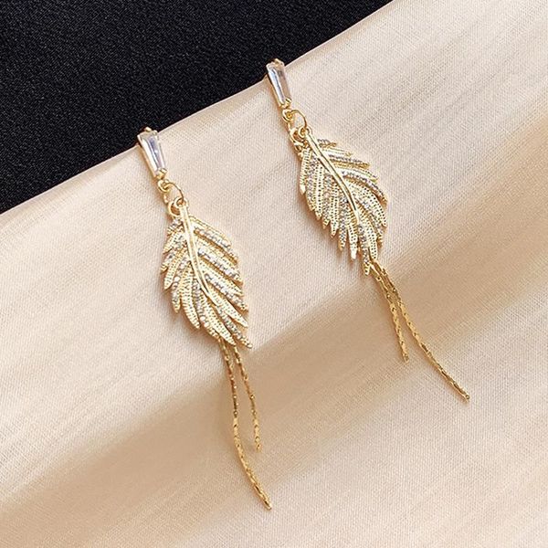 stud earrings for women needle micro-inlaid banana leaf long tassel wholesale korean earring show thin face, Golden;silver
stud earrings for women needle micro-inlaid banana leaf long tassel wholesale korean earring show thin face, Golden;silver