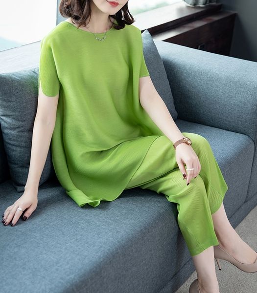 j5g2u new spring gywv7 spring clothingwomen's dresswear loose large wrinkle commuting casual suit two piece pleated women's fashio, Gray
j5g2u new spring gywv7 spring clothingwomen's dresswear loose large wrinkle commuting casual suit two piece pleated women's fashio, Gray