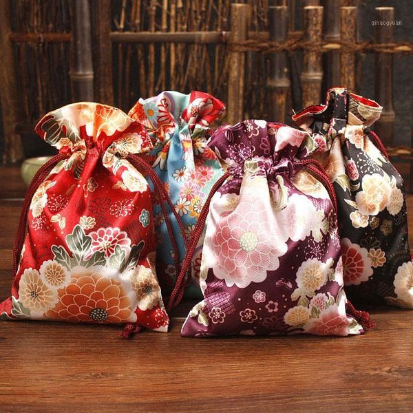 latest japanese style printed small gift bag christmas candy bag vintage jewelry packaging pouch wedding party favor bags 10pcs/1
latest japanese style printed small gift bag christmas candy bag vintage jewelry packaging pouch wedding party favor bags 10pcs/1