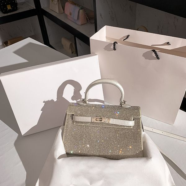 2021designer kelly bag tote women crystal diamond handbags famous chain shoulder bags crossbody metallic soho bag disco bag
2021designer kelly bag tote women crystal diamond handbags famous chain shoulder bags crossbody metallic soho bag disco bag