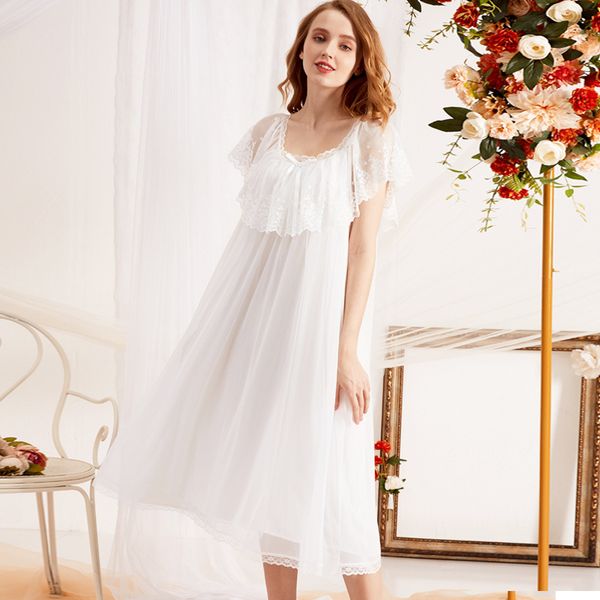 summer new lace sleeve princess nightdress large size loose pajamas womens lace outerwear homewear beautiful back, Black;red
summer new lace sleeve princess nightdress large size loose pajamas womens lace outerwear homewear beautiful back, Black;red
