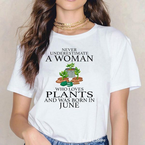 letters never underestimate a woman who loves reading book print graphic tees women summer female funny t shirts 90s tshirt, White
letters never underestimate a woman who loves reading book print graphic tees women summer female funny t shirts 90s tshirt, White
