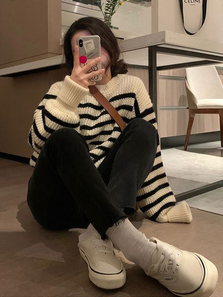 2021 new hong kong retro relaxed lazy style striped sweater for the fall and winter hfhr, White;black
2021 new hong kong retro relaxed lazy style striped sweater for the fall and winter hfhr, White;black
