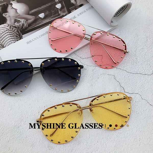 fengsun honglei tang yan trend frameless rivet toad glasses fashion personality gradient sunglasses, White;black
fengsun honglei tang yan trend frameless rivet toad glasses fashion personality gradient sunglasses, White;black