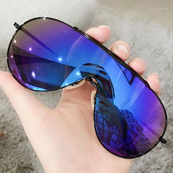 sunglasses 's same type of conjoined large frame fashion men and women1, White;black
sunglasses 's same type of conjoined large frame fashion men and women1, White;black