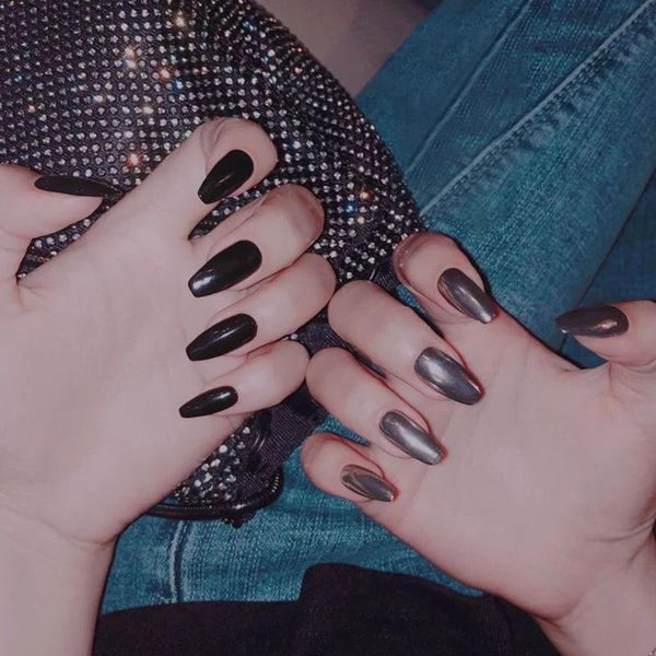 false nails 24 pcs/set black ballerina fake reusable ultra thin silver mirror finished with adhesive tape glue sticker, Red;gold
false nails 24 pcs/set black ballerina fake reusable ultra thin silver mirror finished with adhesive tape glue sticker, Red;gold
