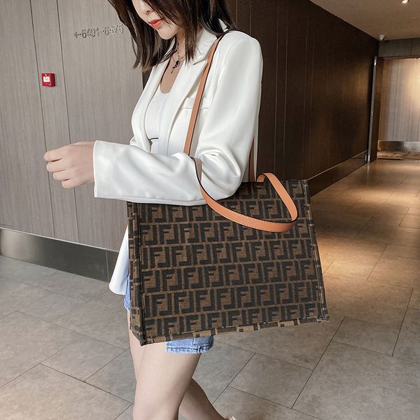 chao brand printed hand-held women's large capacity pu shoulder korean fashion tote bag
chao brand printed hand-held women's large capacity pu shoulder korean fashion tote bag