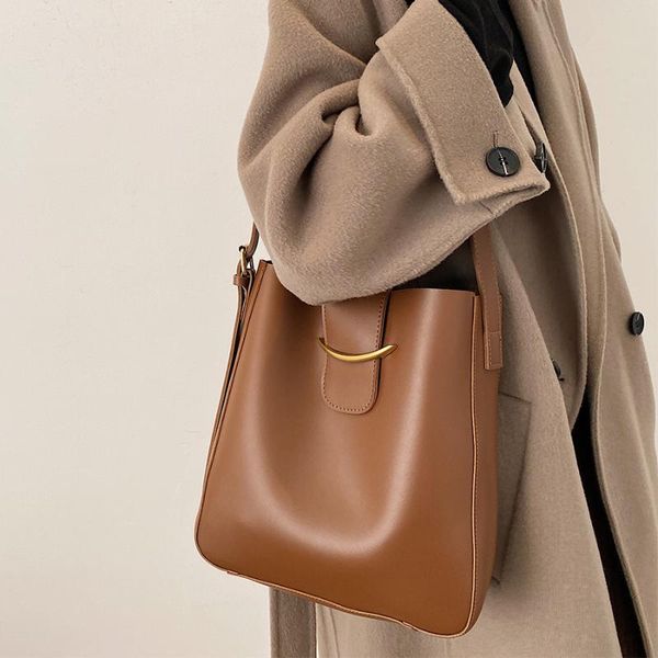 cross body simple design shoulder bag pu leather casual crossbody bags for women 2021 solid color fashion women's messenger handbags
cross body simple design shoulder bag pu leather casual crossbody bags for women 2021 solid color fashion women's messenger handbags