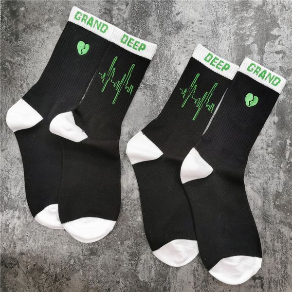 real pics black color hip hop printed printed socks men sock 2021 fashion casual cotton crew socks
real pics black color hip hop printed printed socks men sock 2021 fashion casual cotton crew socks
