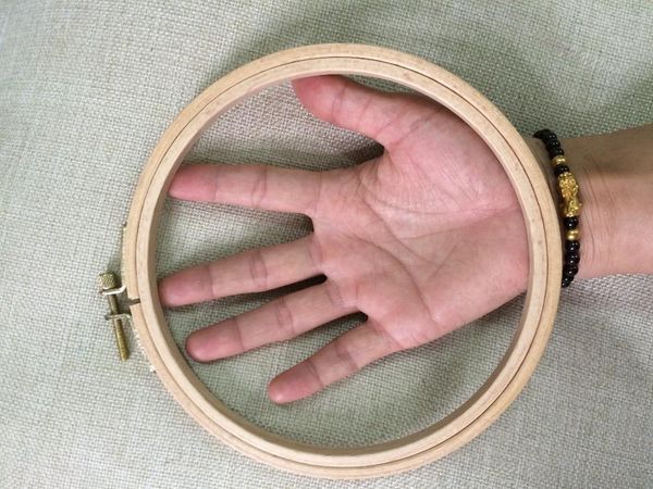 wrmhom 6.1 inch wooden embroidery hoop 15.5cm hand stitching hoop cross stitch framing tool craft supply, Black
wrmhom 6.1 inch wooden embroidery hoop 15.5cm hand stitching hoop cross stitch framing tool craft supply, Black