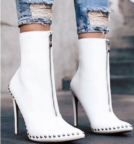 new european and american punk plus-size women's boots pointy nail metal decorative black and white women's boots party knight boo
new european and american punk plus-size women's boots pointy nail metal decorative black and white women's boots party knight boo