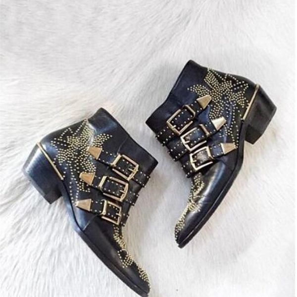 2020 susanna studded leather ankle boots women round toe rivet flower martin boots women luxury velvet boots zapatos mujer lj201030, Black 
2020 susanna studded leather ankle boots women round toe rivet flower martin boots women luxury velvet boots zapatos mujer lj201030, Black