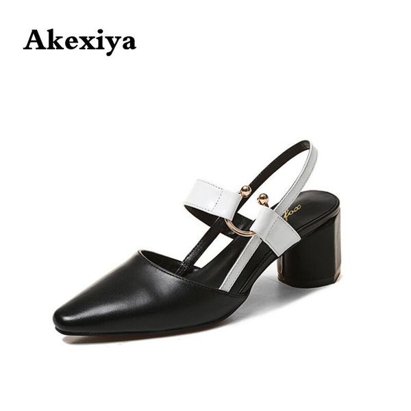 new arrival fashion woman dress shoes slip on pointed toe spring for woman high heels shoes string bead white black female lj201112
new arrival fashion woman dress shoes slip on pointed toe spring for woman high heels shoes string bead white black female lj201112