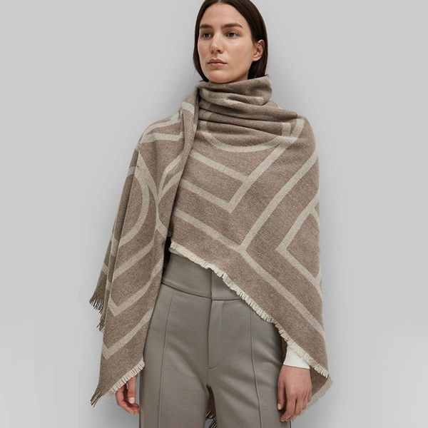 new arrival imitated cashmere square scarves women geometric stripe blanket scarf lady winter thick warm shawl brand scarf 201103, Blue;gray
new arrival imitated cashmere square scarves women geometric stripe blanket scarf lady winter thick warm shawl brand scarf 201103, Blue;gray