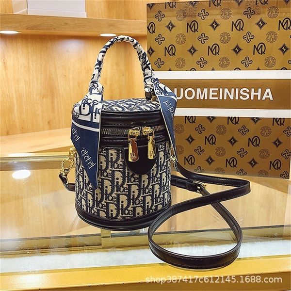 designer sale women's 2022 spring and summer new fashion trend single shoulder messenger bag fashion texture portable bucket bag wholes
designer sale women's 2022 spring and summer new fashion trend single shoulder messenger bag fashion texture portable bucket bag wholes
