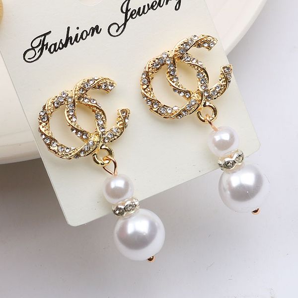 2020 designer latest model small c (gourd twist earrings) is very beautiful sterling silver needle super invincible wild
2020 designer latest model small c (gourd twist earrings) is very beautiful sterling silver needle super invincible wild