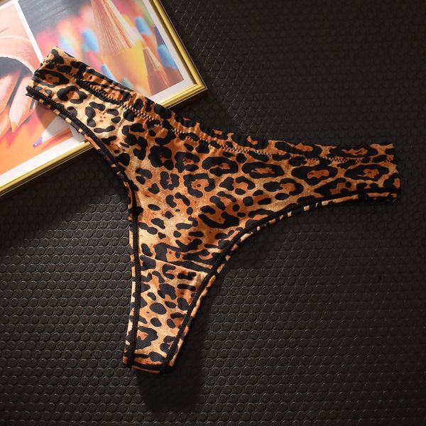 2021 leopard print low waist lady thongs high elasticity bodybuilding women underwear panties cotton breathable t-back, Black;white
2021 leopard print low waist lady thongs high elasticity bodybuilding women underwear panties cotton breathable t-back, Black;white