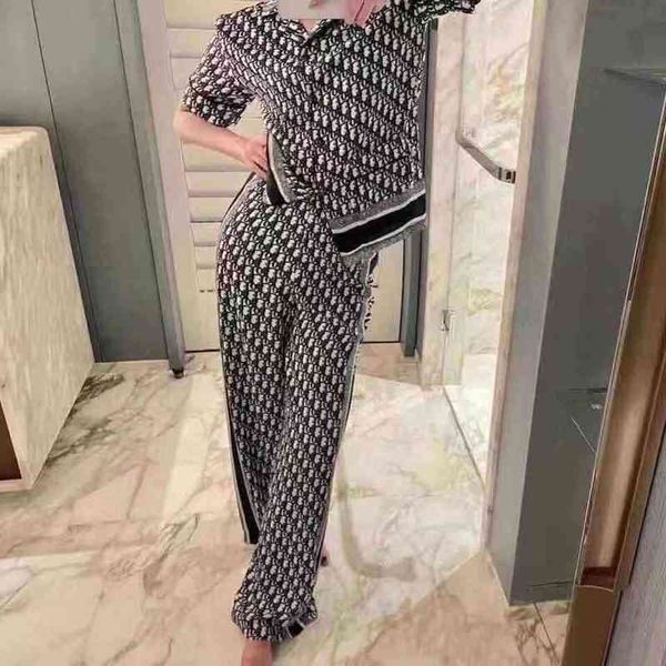 2022 factory wholesale new model summer style pajamas women's short sleeved trousers small lapel home clothes two piece set fashion, Black;red
2022 factory wholesale new model summer style pajamas women's short sleeved trousers small lapel home clothes two piece set fashion, Black;red