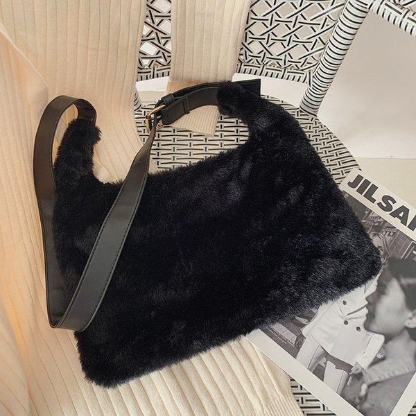 autumn and winter women's one-shoulder underarm plush pouch women's 2021 new style fashion all-match furry handbag
autumn and winter women's one-shoulder underarm plush pouch women's 2021 new style fashion all-match furry handbag