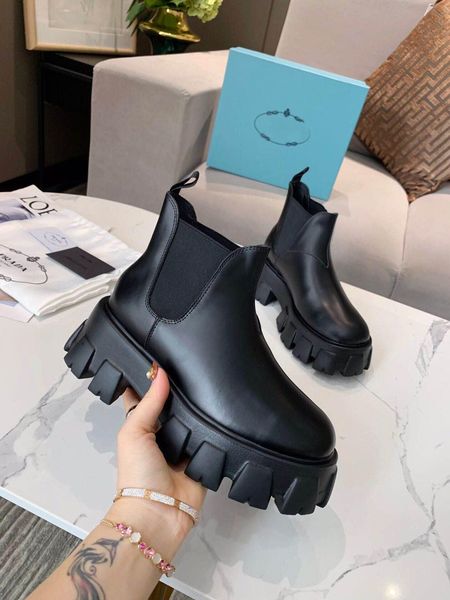the dark series new thick-soled short boots classic domineering beading cow patent leather 5.5 centimeters high, Black
the dark series new thick-soled short boots classic domineering beading cow patent leather 5.5 centimeters high, Black