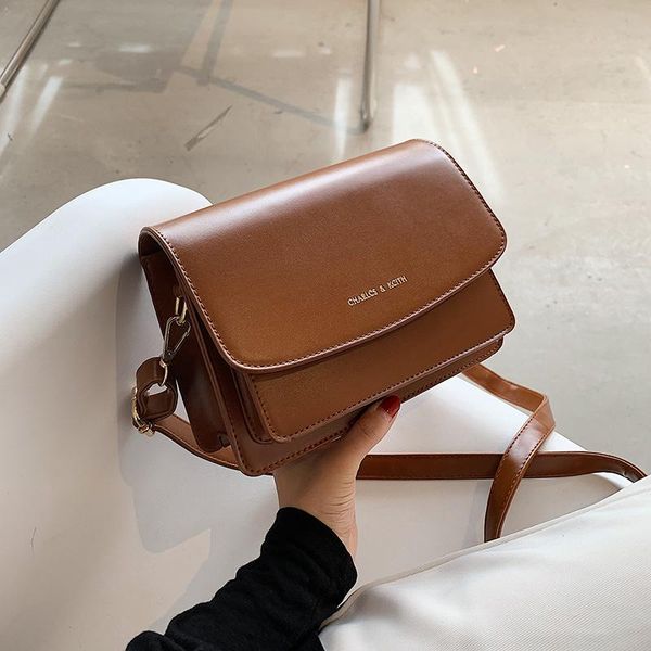 new original design fashion square bag multifunctional bag elegant shoulder messenger width 21cm height16cm thickness8cm
new original design fashion square bag multifunctional bag elegant shoulder messenger width 21cm height16cm thickness8cm