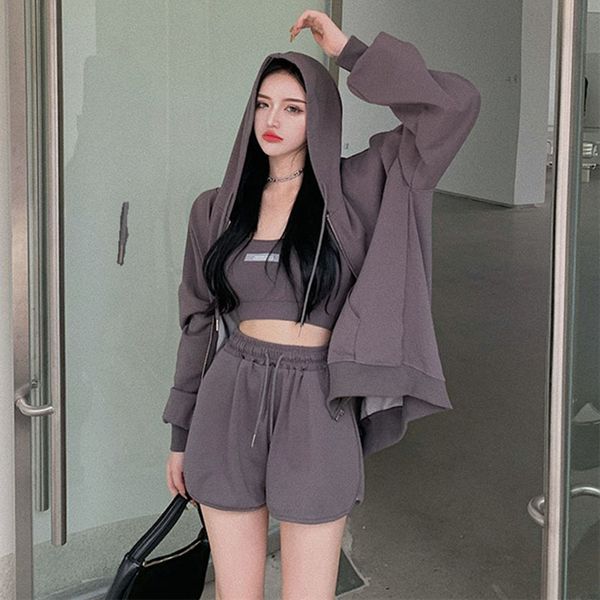 autumn 2020 new casual hoodie sports vest + wide leg shorts 3-piece fashion suit for women
autumn 2020 new casual hoodie sports vest + wide leg shorts 3-piece fashion suit for women