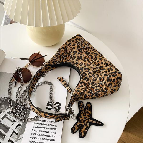 mini underarm bag leopard leather shoulder crossbody bags for women 2020 trend luxury designer vinatage lady's hand bag
mini underarm bag leopard leather shoulder crossbody bags for women 2020 trend luxury designer vinatage lady's hand bag