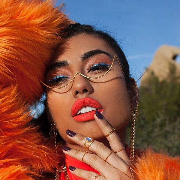 diamond women new1 steampunk sunglasses pc fashion vintage curved eyeglasses frame female crystal glasses frames men eyewear2021
diamond women new1 steampunk sunglasses pc fashion vintage curved eyeglasses frame female crystal glasses frames men eyewear2021