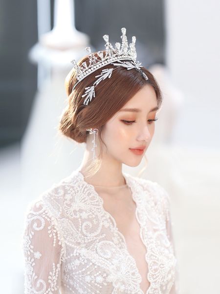 lsilver crystal temperament queen atmosphere super bride fairy wedding dress headdress diamond crown forehead jewelry m, Silver
lsilver crystal temperament queen atmosphere super bride fairy wedding dress headdress diamond crown forehead jewelry m, Silver