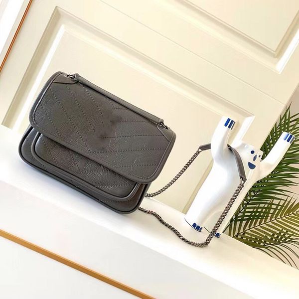 2022 new tote fashion women shoulder bags chain messenger bag leather handbags shell purse ladies cosmetic crossbodies various styles
2022 new tote fashion women shoulder bags chain messenger bag leather handbags shell purse ladies cosmetic crossbodies various styles