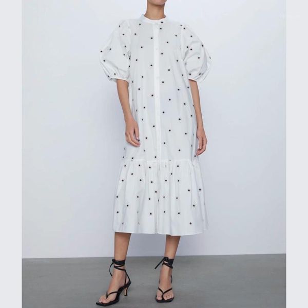 2020 new women summer embroidered midi dress round neckline short puff sleeves elastic trim ruffled hem casual vintage dresses1, Black;gray 
2020 new women summer embroidered midi dress round neckline short puff sleeves elastic trim ruffled hem casual vintage dresses1, Black;gray