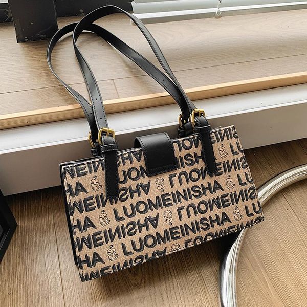 autumn and winter wild small bag women's bag 2020 popular new fashion portable small square simple shoulder underarm
autumn and winter wild small bag women's bag 2020 popular new fashion portable small square simple shoulder underarm
