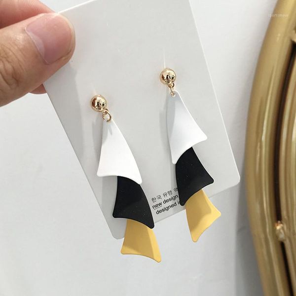 dangle & chandelier dominated 2021 geometric triangular polychromatic women earrings simple painting metal drop jewelry1, Silver
dangle & chandelier dominated 2021 geometric triangular polychromatic women earrings simple painting metal drop jewelry1, Silver